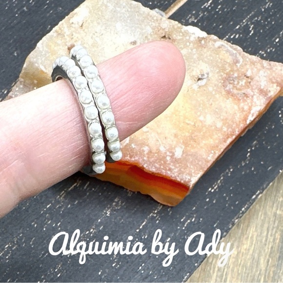 Pearls Silver classic tubular small minimalist hoop earrings - Picture 1 of 9